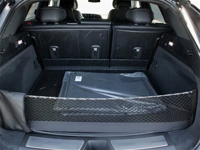 2025 Cadillac LYRIQ Luxury 1