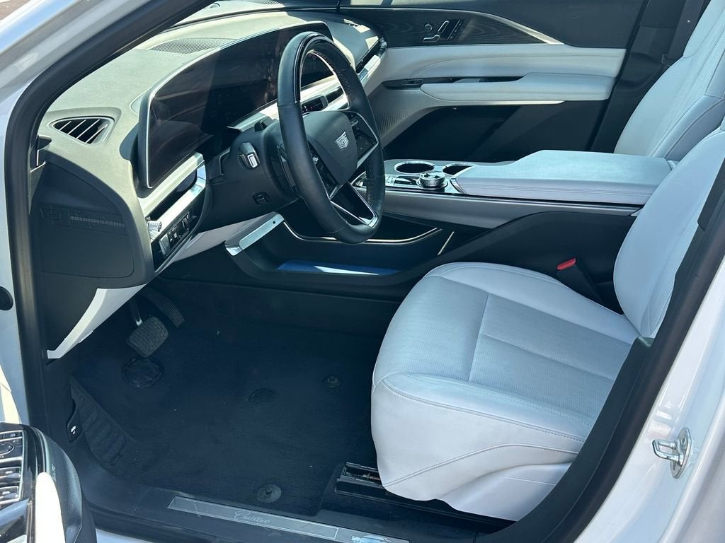 2024 Cadillac LYRIQ Sport 2